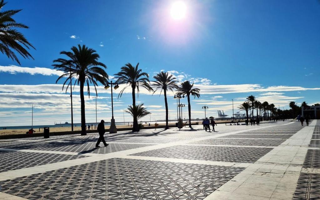 Holiday&Vacations Apartment On The Beach Valencia Exterior foto